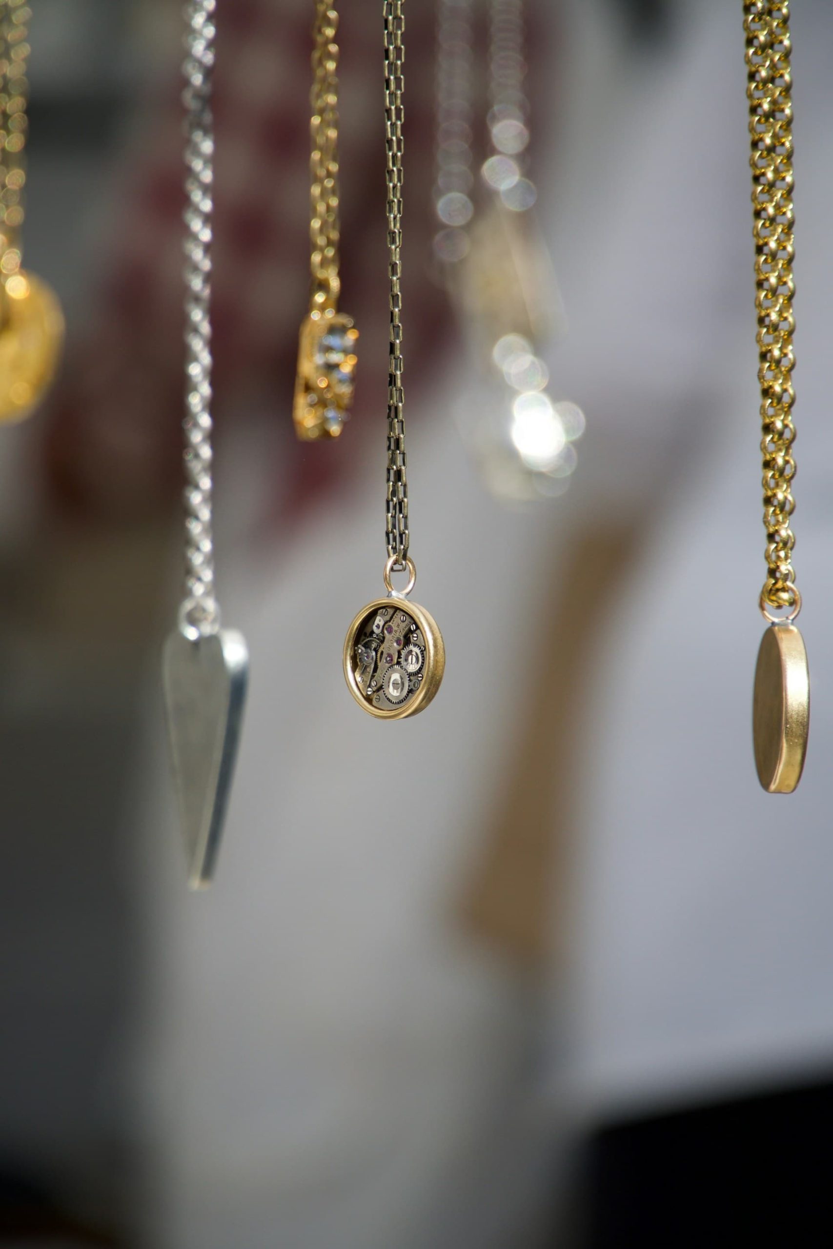 Vente or fiscalité : comment optimiser l’impôt sur l’or et les bijoux en 2025